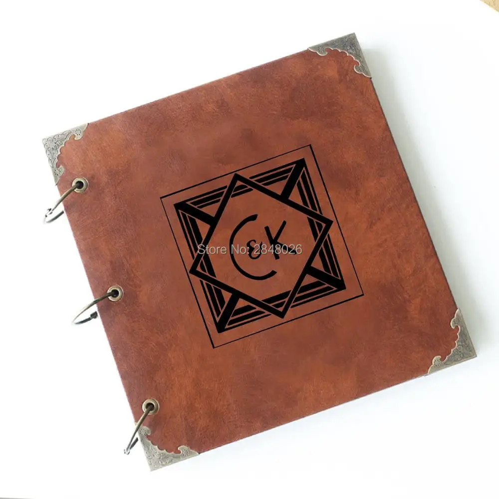 Monogram Custom Case - Album fotografico in pelle incisa con