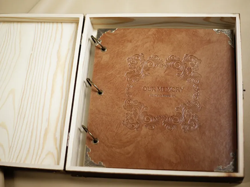 Libro degli ospiti del matrimo - Monogram Custom Case recensione e prezzo